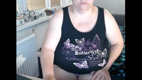Snapshot of sweetboobs85h chatting on 09/13/25, 08:08 Sweetboobs85h online show from 09/13/25, 08:08