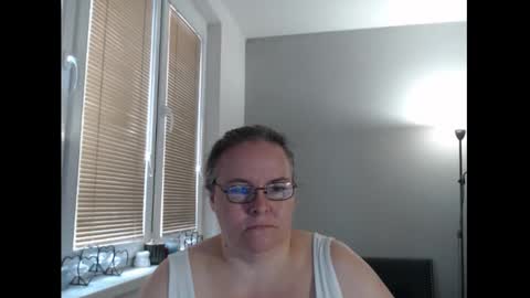 Snapshot of sweetboobs85h chatting on 10/09/25, 08:23 Sweetboobs85h online show from 10/09/25, 08:23