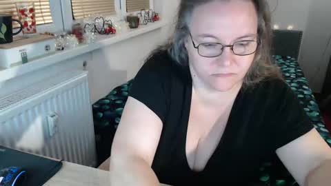 Sweetboobs85h online show from 11/21/25, 08:40