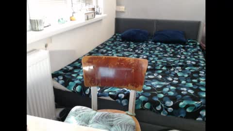 Sweetboobs85h online show from 04/18/26, 08:07