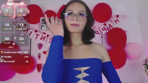 Snapshot of sweetcameron_ chatting on 02/17/25, 12:32 Cameron online show from 02/17/25, 12:32