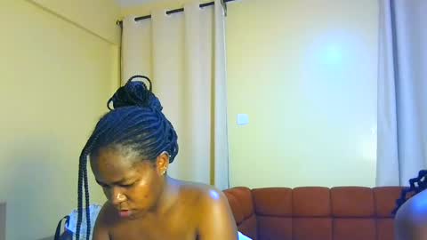 Snapshot of sweetcarl12 chatting on 06/14/26, 04:42 melsy online show from 06/14/26, 04:42