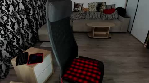 Charlotte online show from 10/23/25, 06:39