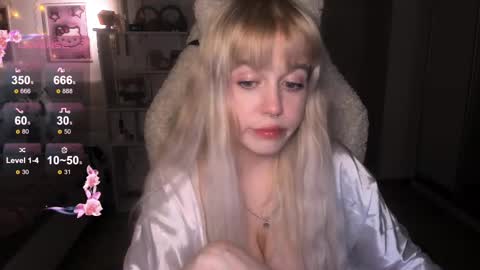 Snapshot of sweetcheecksmolly chatting on 02/18/25, 06:26 Lisa online show from 02/18/25, 06:26