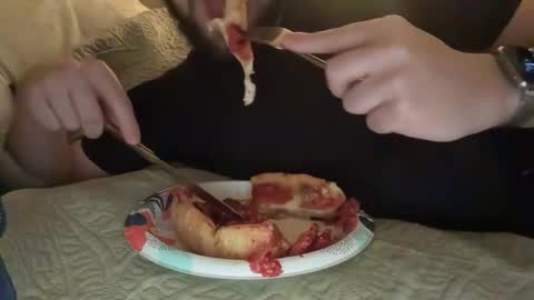 Snapshot of sweetcub28 chatting on 11/23/25, 03:06 SureThing online show from 11/23/25, 03:06