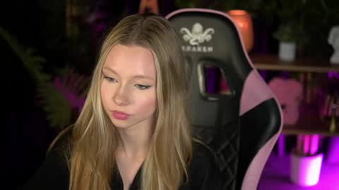 Lina online show from 02/16/26, 03:41