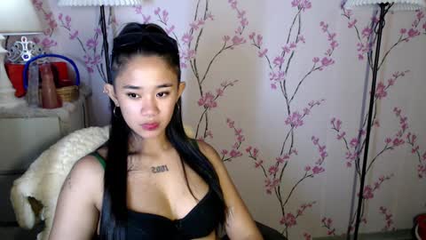 Snapshot of sweetdannica chatting on 01/06/25, 10:02 Danni online show from 01/06/25, 10:02