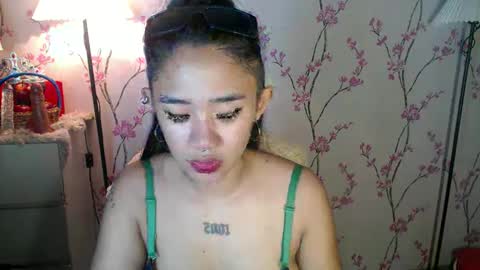 Snapshot of sweetdannica chatting on 01/06/25, 01:08 Danni online show from 01/06/25, 01:08