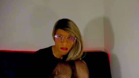 Amelia online show from 02/01/26, 03:43