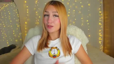 Snapshot of sweetdestiny_ chatting on 05/25/26, 05:13 natalia online show from 05/25/26, 05:13