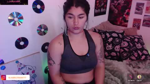 Abril online show from 11/21/25, 05:55