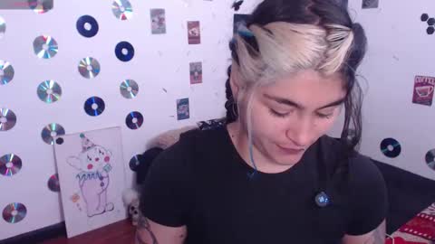 Abril online show from 12/16/25, 03:28