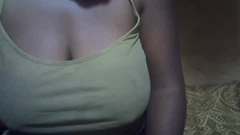 Snapshot of sweetdivah2 chatting on 06/21/26, 03:25 divinah online show from 06/21/26, 03:25