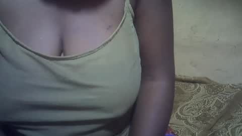 Snapshot of sweetdivah2 chatting on 07/29/26, 12:53 divinah online show from 07/29/26, 12:53