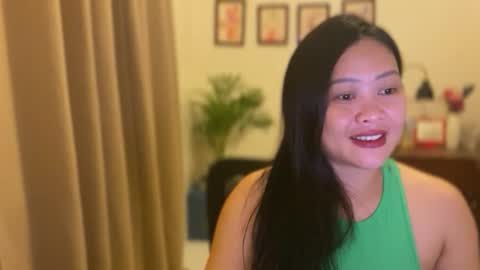 Snapshot of sweetestsmile_ chatting on 09/21/25, 02:57 Khaye online show from 09/21/25, 02:57