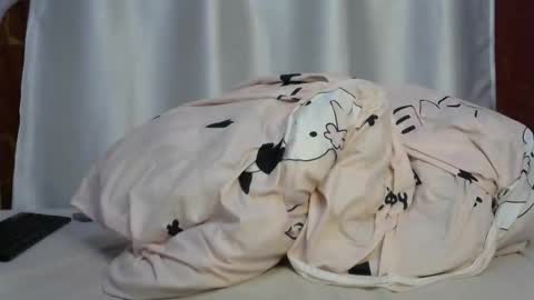 sweetfee online show from 09/11/25, 12:16