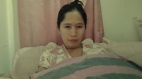 Snapshot of sweetfilipinawet chatting on 12/02/25, 04:35 Stacy online show from 12/02/25, 04:35