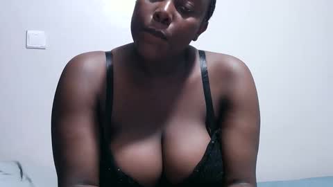 Snapshot of sweetgal11 chatting on 05/18/26, 11:49 sweetgal11 online show from 05/18/26, 11:49