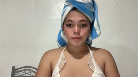 Ayesha online show from 10/19/25, 10:27