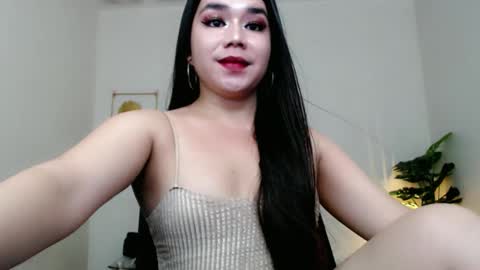 Snapshot of sweetgirl_mayxx chatting on 10/07/25, 06:32 May online show from 10/07/25, 06:32