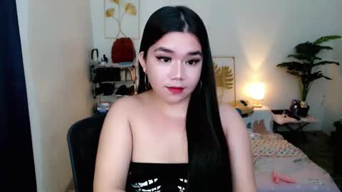 Snapshot of sweetgirl_mayxx chatting on 10/11/25, 10:08 May online show from 10/11/25, 10:08