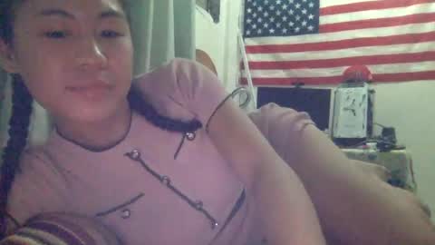 Snapshot of sweetgirllucy24xx chatting on 06/15/26, 07:10 sweetgirllucy24xx online show from 06/15/26, 07:10