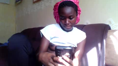 Snapshot of sweetgurl05 chatting on 07/13/26, 06:27 sweetgurl05 online show from 07/13/26, 06:27
