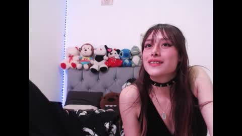 Snapshot of sweethoney22_ chatting on 01/19/25, 03:50 Sabrina y Eliot online show from 01/19/25, 03:50