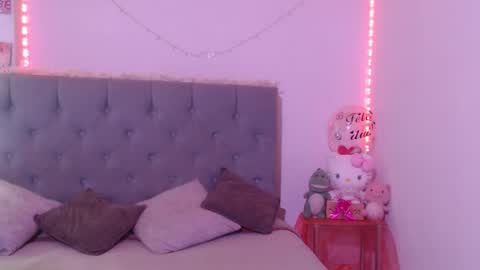 Snapshot of sweethoney22_ chatting on 01/07/26, 04:04 Sabrina y Eliot online show from 01/07/26, 04:04