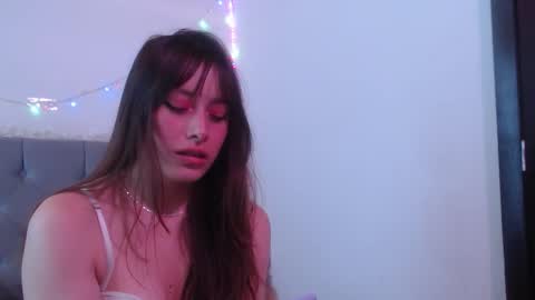 Snapshot of sweethoney22_ chatting on 01/13/26, 02:22 Sabrina y Eliot online show from 01/13/26, 02:22