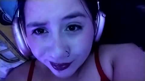 Ana Mara  i cant Make noise My family is here  online show from 02/04/25, 05:10
