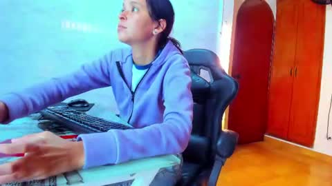 Snapshot of sweetie_foxx1 chatting on 08/04/26, 11:46 FOXXY online show from 08/04/26, 11:46