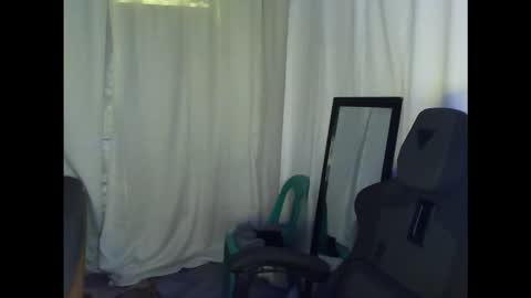 Snapshot of sweetie_irishh chatting on 10/19/25, 04:02 Irish online show from 10/19/25, 04:02