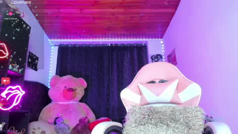 Snapshot of sweetie_lena_ chatting on 02/07/25, 06:35 online show from 02/07/25, 06:35