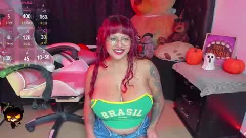 Snapshot of sweetie_lena_ chatting on 10/11/25, 05:28 online show from 10/11/25, 05:28