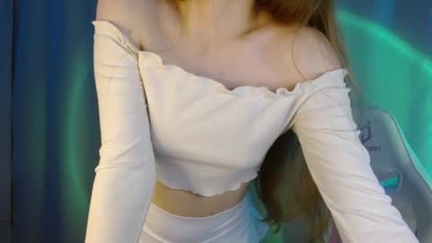 Annie online show from 09/22/25, 07:27