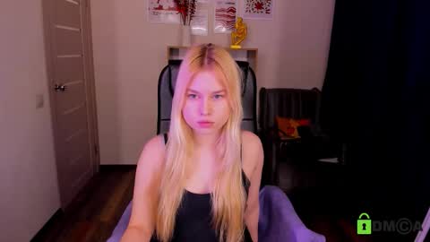 Snapshot of sweetie_mi chatting on 02/12/26, 03:29 Mia online show from 02/12/26, 03:29