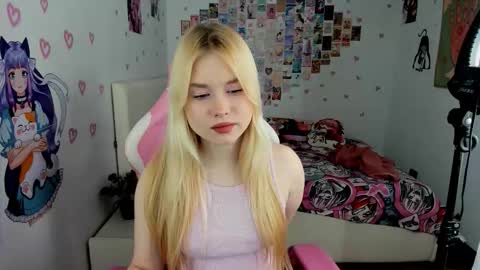 Snapshot of sweetie_mi chatting on 02/22/26, 03:10 Mia online show from 02/22/26, 03:10