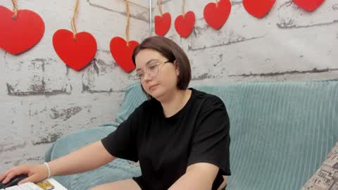 Snapshot of sweetie_rozzy chatting on 05/02/26, 01:32 ROZZY online show from 05/02/26, 01:32
