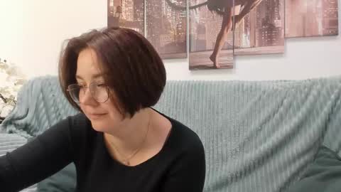 Snapshot of sweetie_rozzy chatting on 05/19/26, 12:49 ROZZY online show from 05/19/26, 12:49