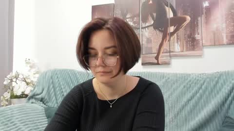 Snapshot of sweetie_rozzy chatting on 05/19/26, 01:56 ROZZY online show from 05/19/26, 01:56