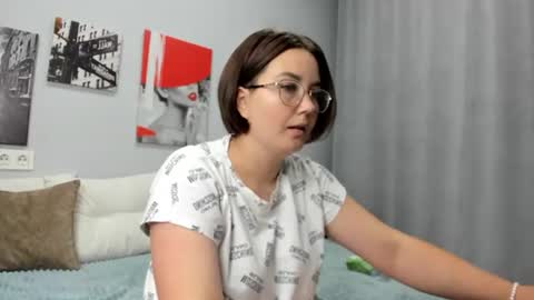Snapshot of sweetie_rozzy chatting on 06/27/26, 01:43 ROZZY online show from 06/27/26, 01:43