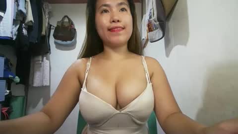 Snapshot of sweetie_trishiaxx chatting on 05/28/26, 12:52 Your GoodGirlSweet trish online show from 05/28/26, 12:52