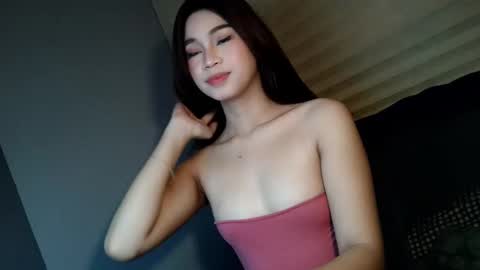 Snapshot of sweetiecum_tina chatting on 05/15/26, 06:53 sweetiecum_tina online show from 05/15/26, 06:53