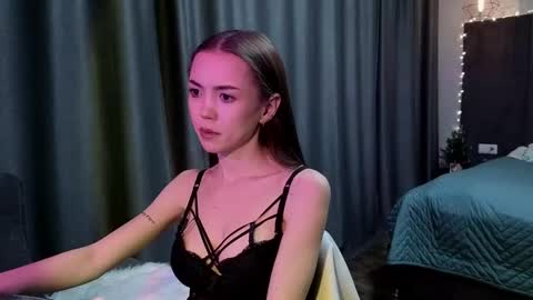 sweetieee_kira online show from 01/15/26, 09:51