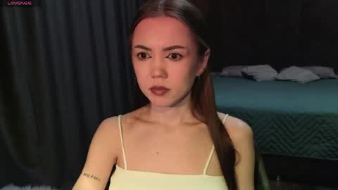 sweetieee_kira online show from 04/23/26, 03:19