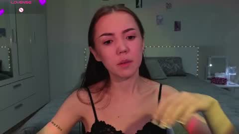 Snapshot of sweetieee_kira chatting on 06/11/26, 03:04 sweetieee_kira online show from 06/11/26, 03:04