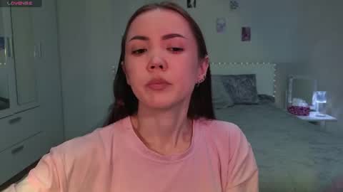 Snapshot of sweetieee_kira chatting on 06/16/26, 05:43 sweetieee_kira online show from 06/16/26, 05:43