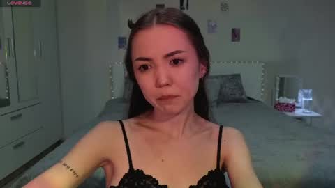 Snapshot of sweetieee_kira chatting on 06/17/26, 03:20 sweetieee_kira online show from 06/17/26, 03:20