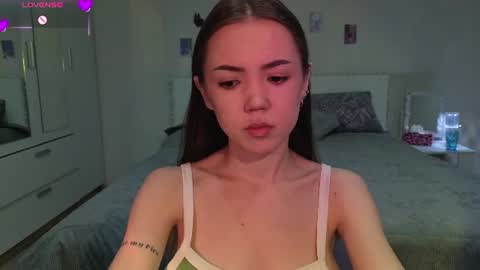 Snapshot of sweetieee_kira chatting on 06/30/26, 03:18 sweetieee_kira online show from 06/30/26, 03:18